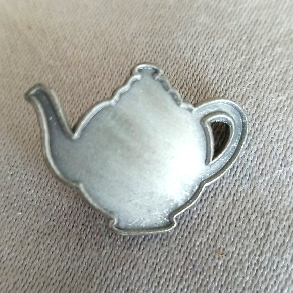 Pewter tone TEA POT lapel pin - Picture 1 of 2